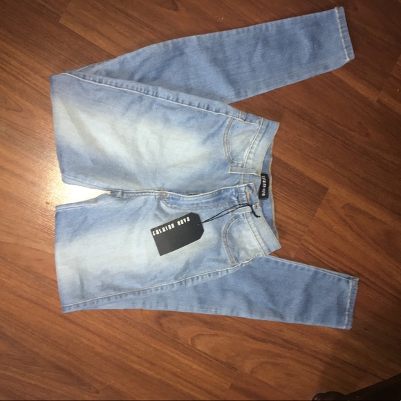 Fashion Nova Classic High Waist Light Jean - Picture 6 of 6